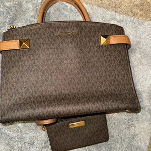 Much Kors Purse with Matching wallet